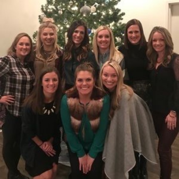 Like this post to bookmark our closet! - Picture 4 of 5